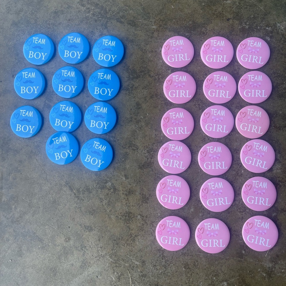 Baby shower pins